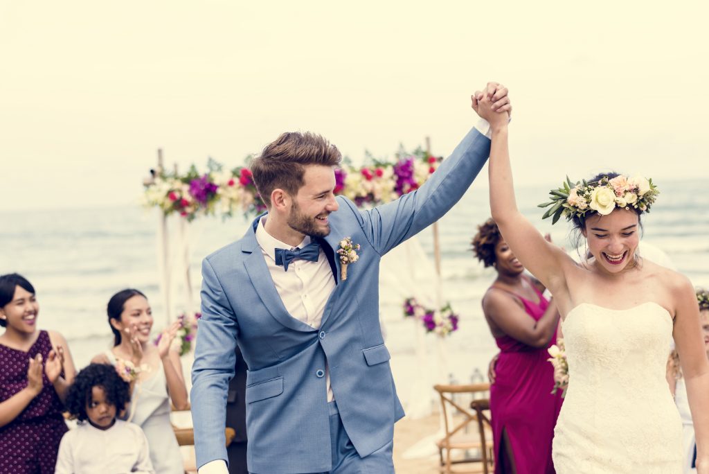 feel-the-vibe-top-10-beach-wedding-songs-that-set-the-tone