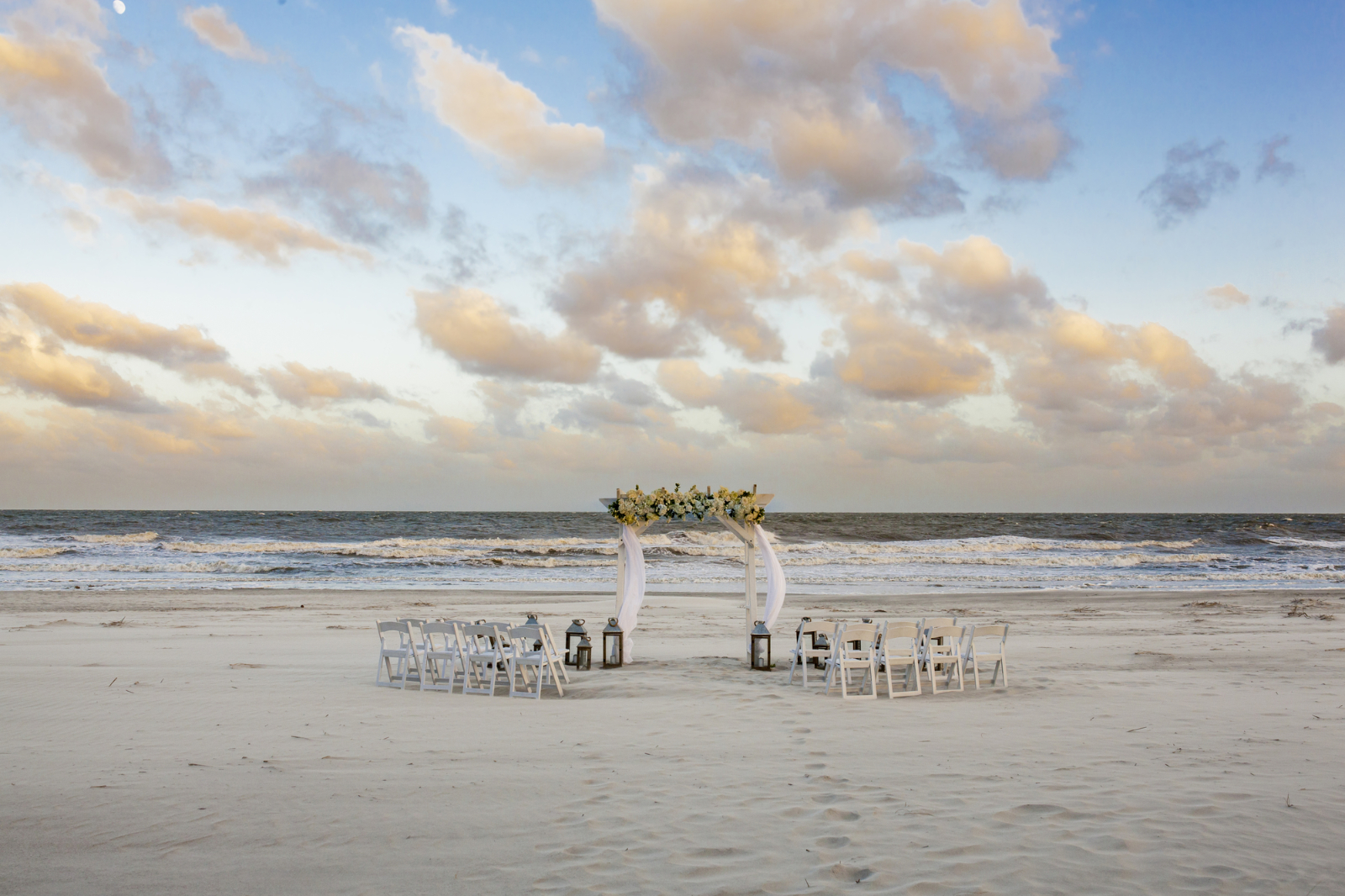 5 Gorgeous Beach Wedding Venues in Lovers Key To Consider for Your Big Day