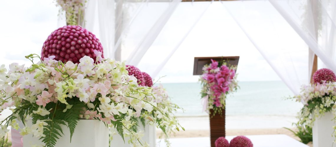 3 Beach Wedding Decorating Essentials