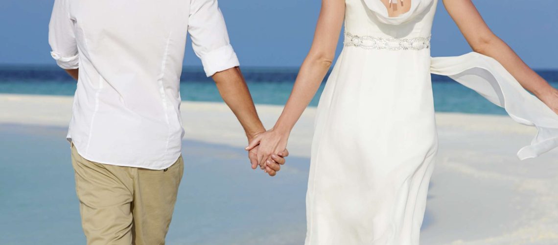 A beach wedding in Florida requires careful planning from the weather, season and location. Learn more about the important factors to take into consideration.