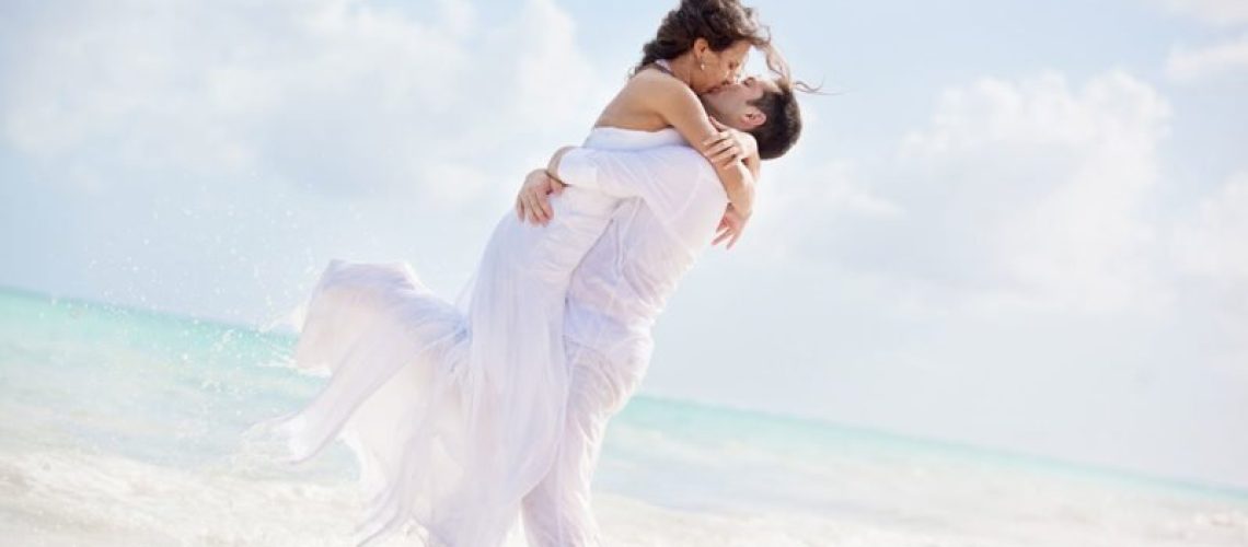 Tips-for-Picking-the-Perfect-Location-and-Attire-for-Your-Florida-Beach-Wedding-800x533
